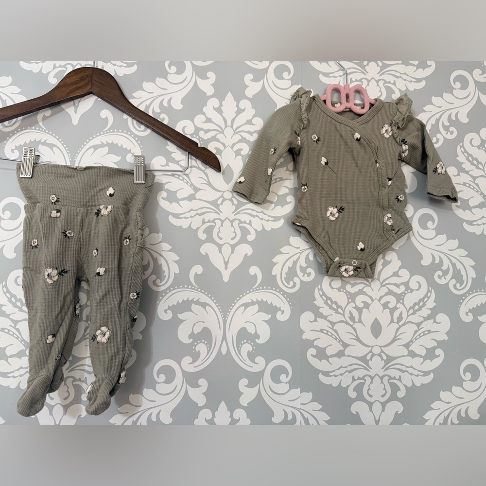 Jessica Simpson Olive Green‎ Floral Ribbed 2 Piece Outfit